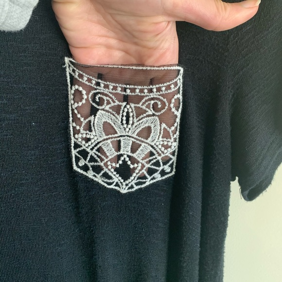 Black shirt - Picture 3 of 5